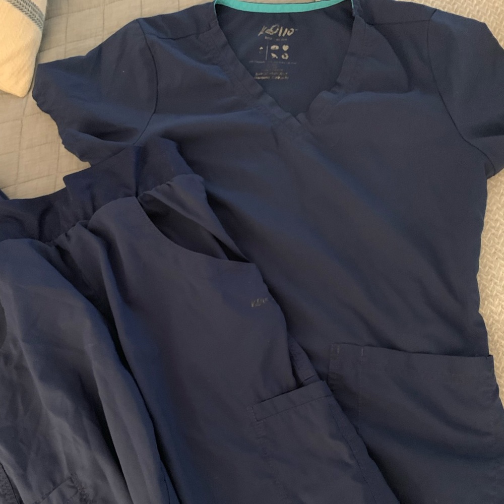Scrub set